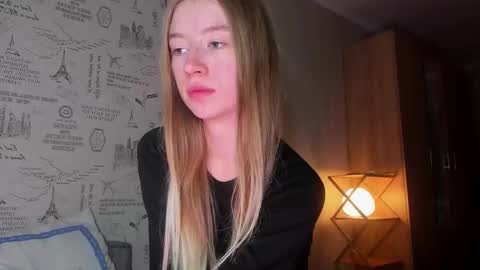 Snapshot of minidiva_ chatting on 11/02/25, 06:32 Amelia online show from 11/02/25, 06:32