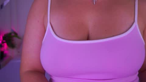 Snapshot of minifox_ chatting on 09/27/25, 06:40 minifox_ online show from 09/27/25, 06:40