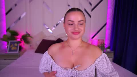 Snapshot of minifox_ chatting on 09/28/25, 06:19 minifox_ online show from 09/28/25, 06:19