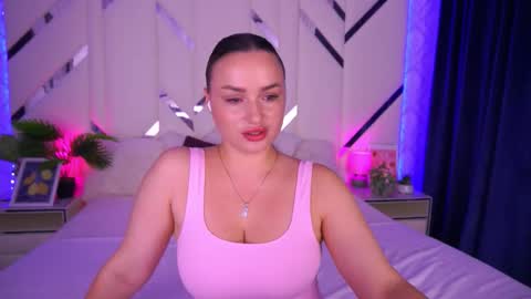 Snapshot of minifox_ chatting on 10/05/25, 07:07 minifox_ online show from 10/05/25, 07:07