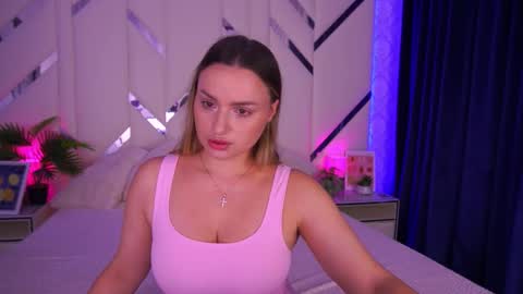 Snapshot of minifox_ chatting on 10/14/25, 07:20 minifox_ online show from 10/14/25, 07:20