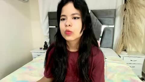 minilove_01 online show from 04/25/26, 12:08