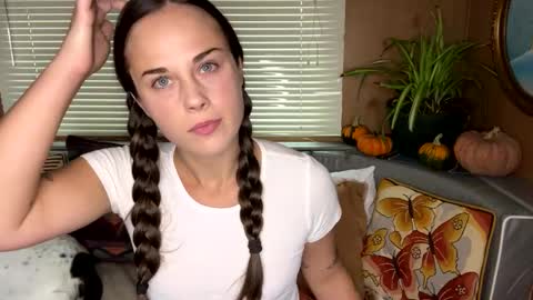 minimaggie online show from 09/23/25, 06:33