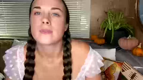 minimaggie online show from 10/15/25, 06:30