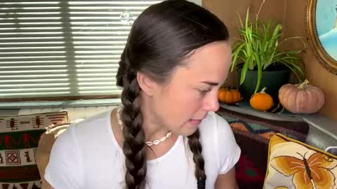 minimaggie online show from 10/21/25, 05:46