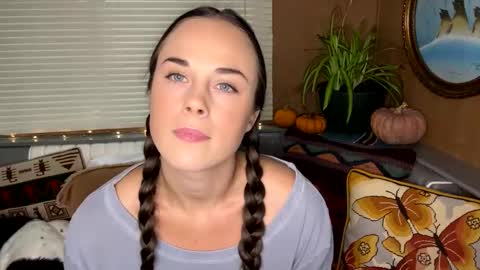 minimaggie online show from 10/24/25, 07:54