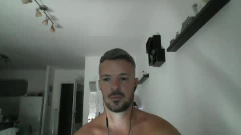Snapshot of minka28 chatting on 06/27/26, 03:28 minka28 online show from 06/27/26, 03:28
