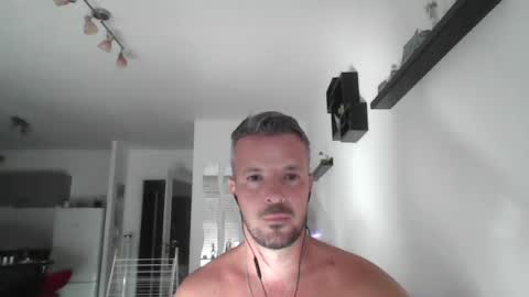 Snapshot of minka28 chatting on 07/05/26, 05:20 minka28 online show from 07/05/26, 05:20