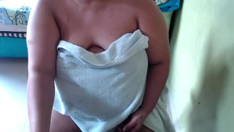 Snapshot of minnie_bbw69 chatting on 04/04/26, 07:00 Andrea online show from 04/04/26, 07:00