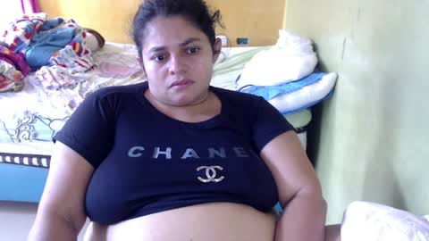 Snapshot of minnie_bbw69 chatting on 04/08/26, 01:11 Andrea online show from 04/08/26, 01:11