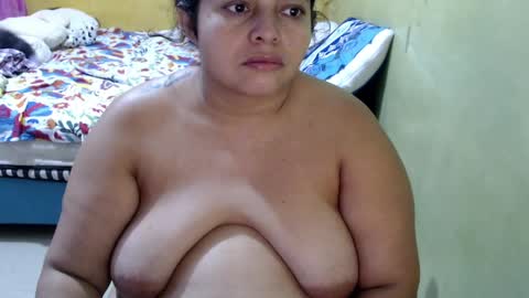 Snapshot of minnie_bbw69 chatting on 04/13/26, 11:48 Andrea online show from 04/13/26, 11:48