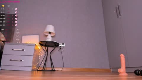 Snapshot of minnie_jin chatting on 02/05/25, 05:20 minnie_jin online show from 02/05/25, 05:20