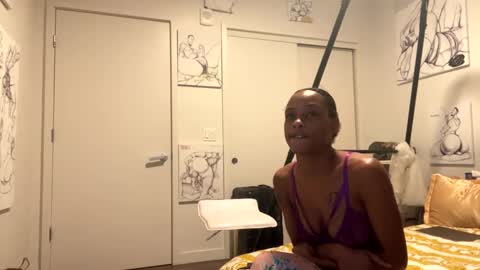 Snapshot of minniehunney chatting on 01/13/25, 10:36 minniehunney online show from 01/13/25, 10:36