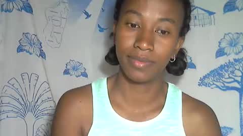 minouch211907 online show from 12/18/25, 01:00