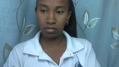 minouch211907 online show from 07/04/26, 07:14