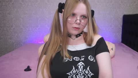 Vikki online show from 04/24/26, 11:23