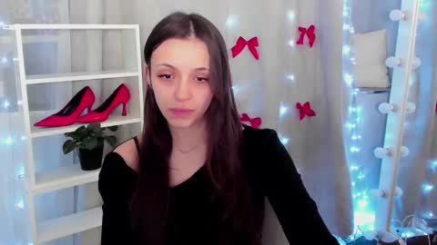 Snapshot of mipsymipson chatting on 01/05/25, 10:32 NEXT STREAM NOVEMBER 27282930 online show from 01/05/25, 10:32