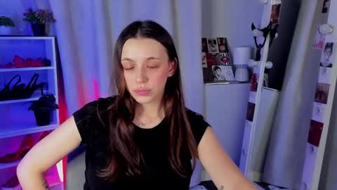 Snapshot of mipsymipson chatting on 10/07/25, 10:23 NEXT STREAM NOVEMBER 27282930 online show from 10/07/25, 10:23