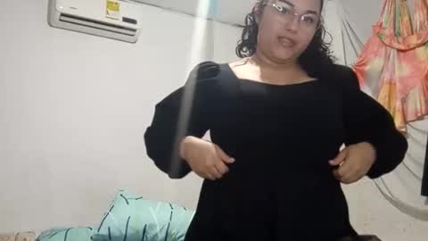 Snapshot of mira_cherry chatting on 10/19/25, 06:14 mira_cherry online show from 10/19/25, 06:14