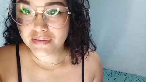 Snapshot of mira_cherry chatting on 10/26/25, 05:46 mira_cherry online show from 10/26/25, 05:46