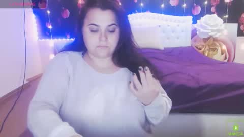 Snapshot of mira_cle_ chatting on 10/28/25, 10:30 mira_cle_ online show from 10/28/25, 10:30