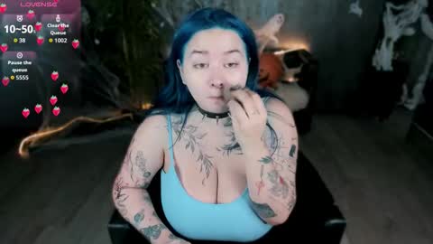 Snapshot of mira_fyre chatting on 10/21/25, 08:20 MIra online show from 10/21/25, 08:20