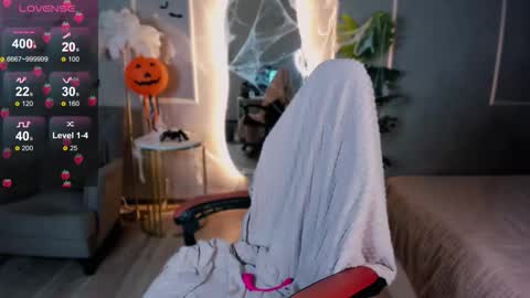 Snapshot of mira_fyre chatting on 11/05/25, 08:42 MIra online show from 11/05/25, 08:42