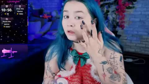 Snapshot of mira_fyre chatting on 12/19/25, 08:49 MIra online show from 12/19/25, 08:49