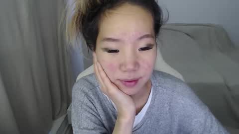 mira_g online show from 12/19/25, 11:28