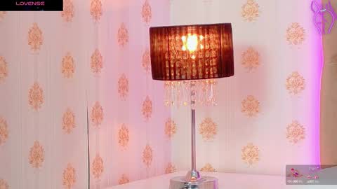 mira_lynxx online show from 10/17/25, 04:26