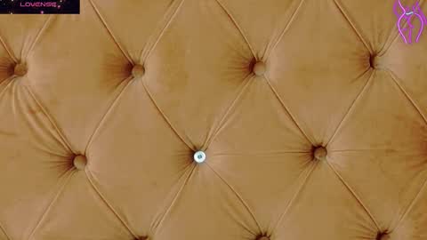 mira_lynxx online show from 11/25/25, 04:12