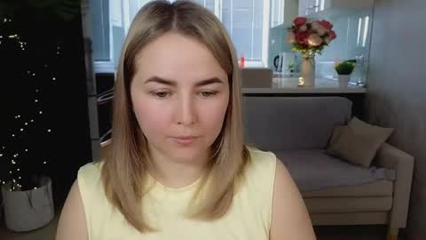 Snapshot of mira_mermayd chatting on 04/23/26, 02:02 Mira online show from 04/23/26, 02:02