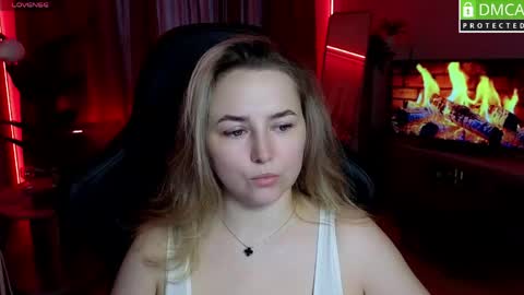 Snapshot of mira_mermayd chatting on 05/13/26, 08:12 Mira online show from 05/13/26, 08:12