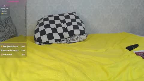 mira_one_ online show from 02/14/25, 03:47