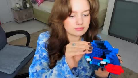 Emma online show from 03/08/25, 10:45