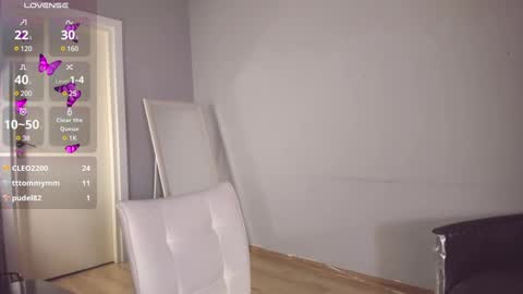 Snapshot of miradiaz chatting on 12/02/24, 01:57 Meera online show from 12/02/24, 01:57