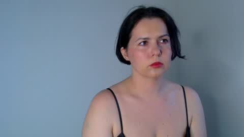 Snapshot of miradiaz chatting on 05/20/26, 10:43 Meera online show from 05/20/26, 10:43