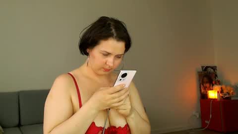 Snapshot of miradiaz chatting on 05/27/26, 03:42 Meera online show from 05/27/26, 03:42