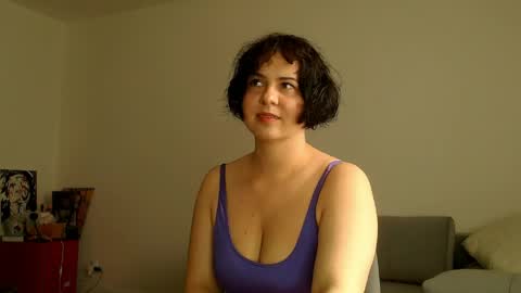 Snapshot of miradiaz chatting on 06/08/26, 06:14 Meera online show from 06/08/26, 06:14