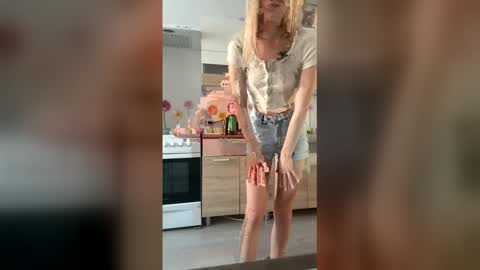 Mira online show from 03/05/26, 01:18