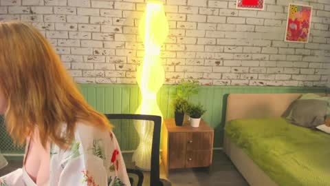 Snapshot of miraiaki chatting on 04/07/26, 10:37 Aki online show from 04/07/26, 10:37