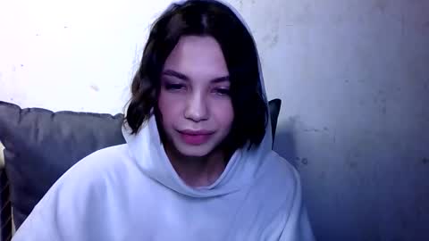 MiraLaPics online show from 03/29/26, 04:18