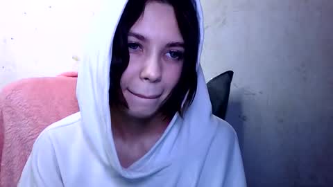 MiraLaPics online show from 03/30/26, 04:30