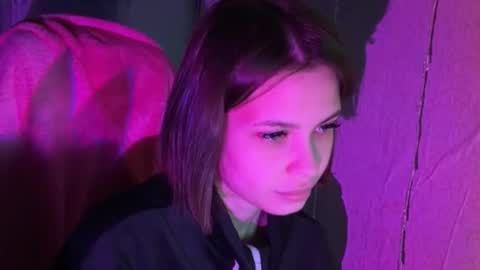 MiraLaPics online show from 04/08/26, 09:26