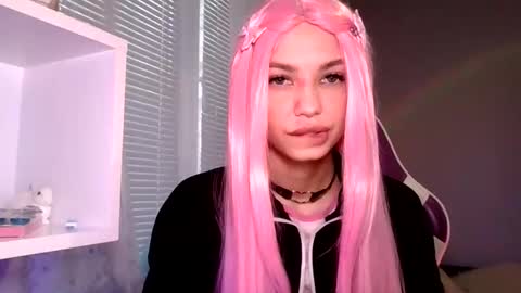 MiraLaPics online show from 04/15/26, 04:14