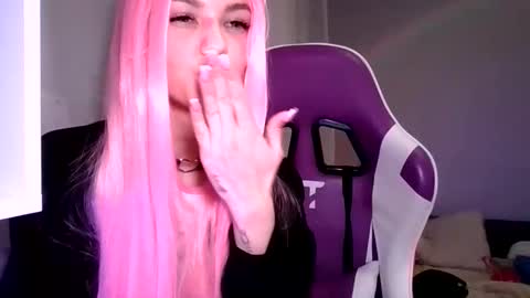 MiraLaPics online show from 04/15/26, 07:58