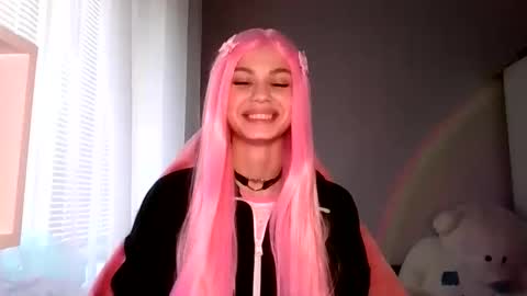 MiraLaPics online show from 04/16/26, 08:04