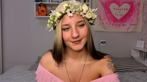 Snapshot of miralyn_ chatting on 05/14/26, 04:25 Cassie online show from 05/14/26, 04:25