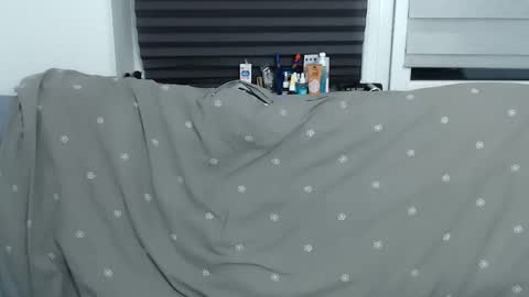              online show from 02/23/25, 09:37