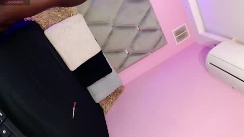 mirandaacollins online show from 11/08/25, 10:48